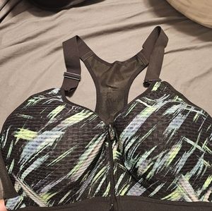 38 DD VS Sports Bra